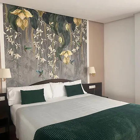 Hotell De 4*