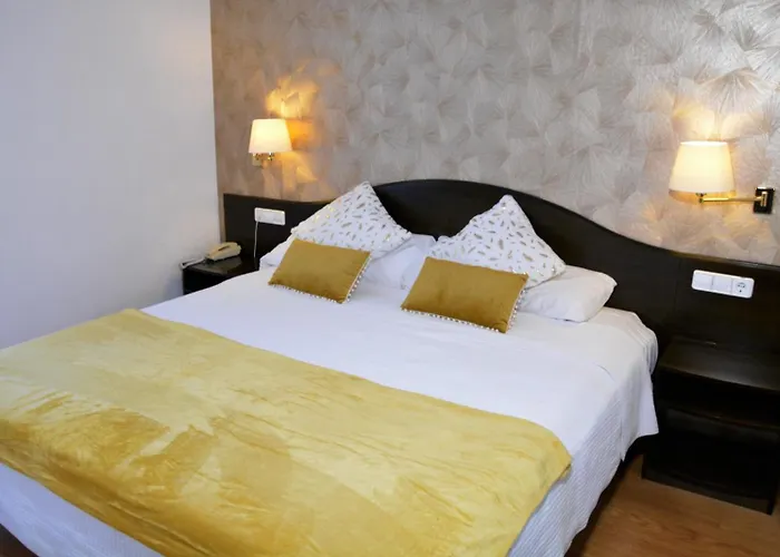 Hotell De 4*