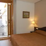 De Szálloda
