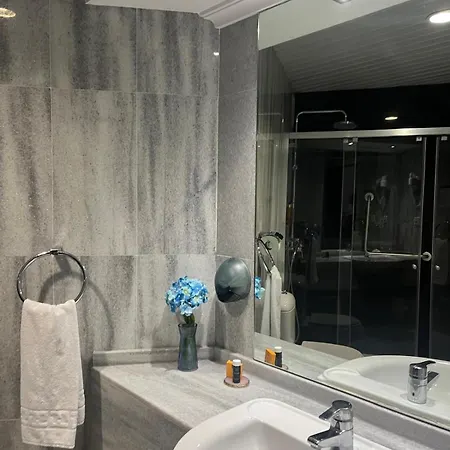 De 4*