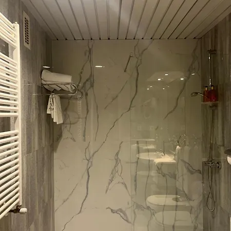 Hotel De 4*